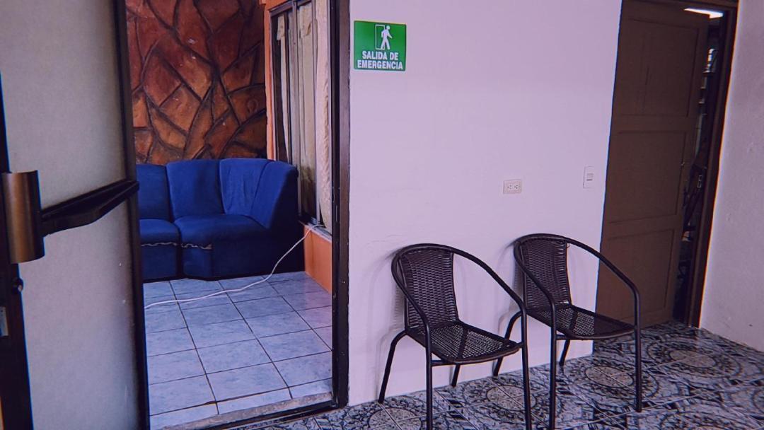 Alpha Arenal Hostel ラ・フォルトゥナ エクステリア 写真
