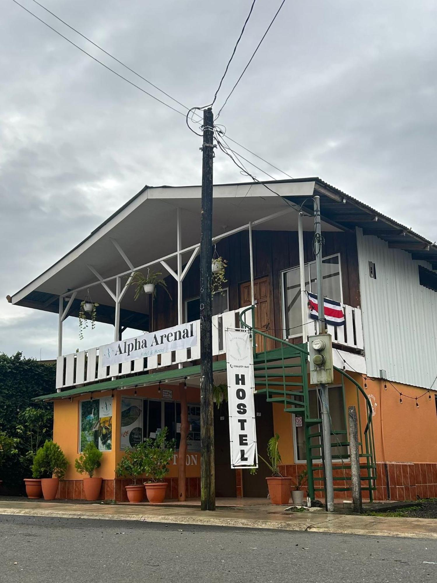 Alpha Arenal Hostel ラ・フォルトゥナ エクステリア 写真